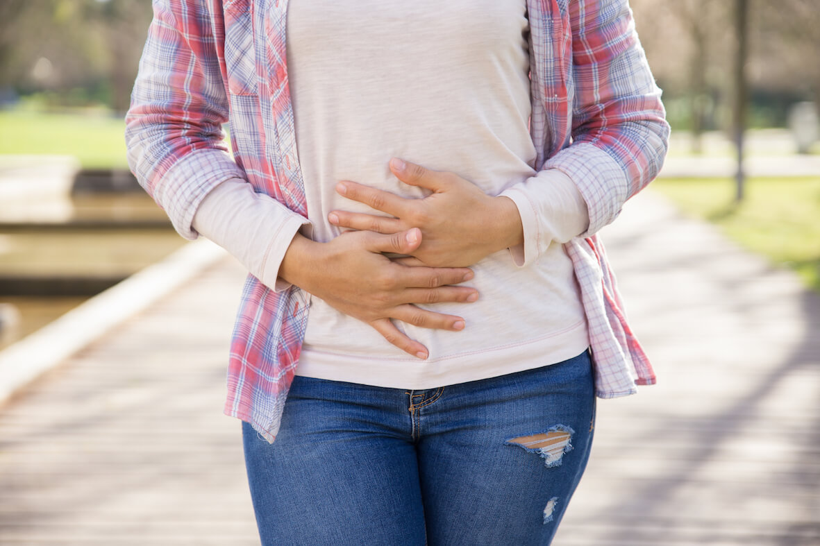 gastroenterologie-femme-souffrant-mal-ventre